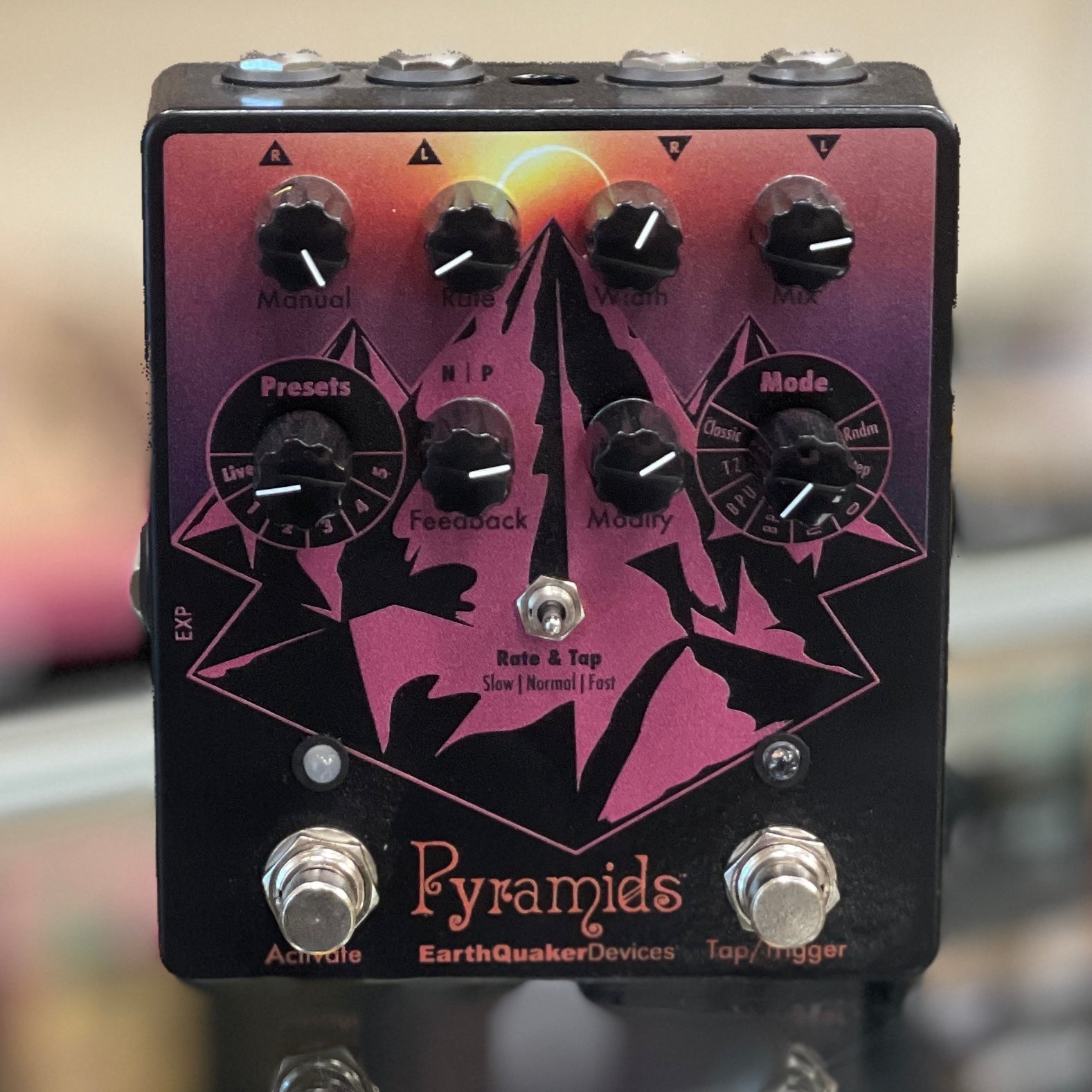 EarthQuaker Devices Pyramids Stereo Flanger Limited Edition Solar Eclipse