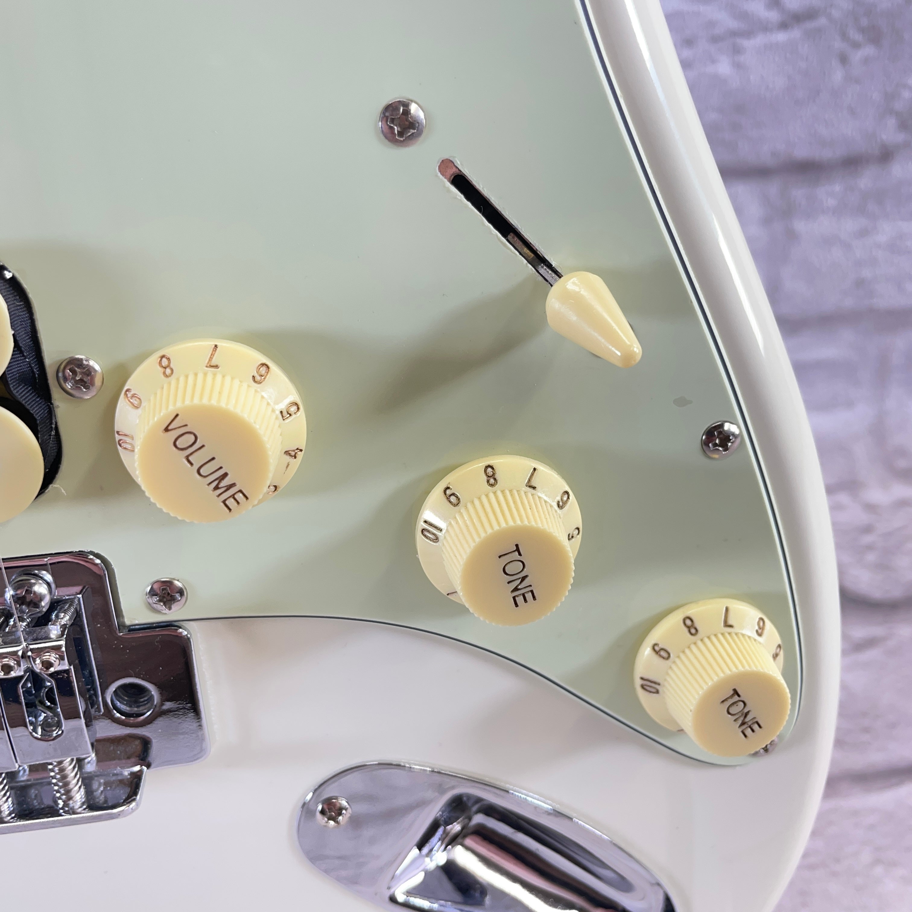 Tagima Guitars TG 540-OWH-DF/MG Electric Guitar - Olympic White