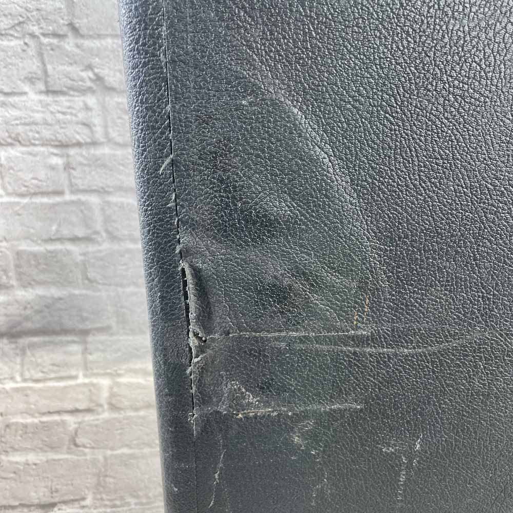 Used:   Acoustic 150 Amp Head with Acoustic 105 4x12 Bass Guitar Amp Speaker Cabinet (4ohm)