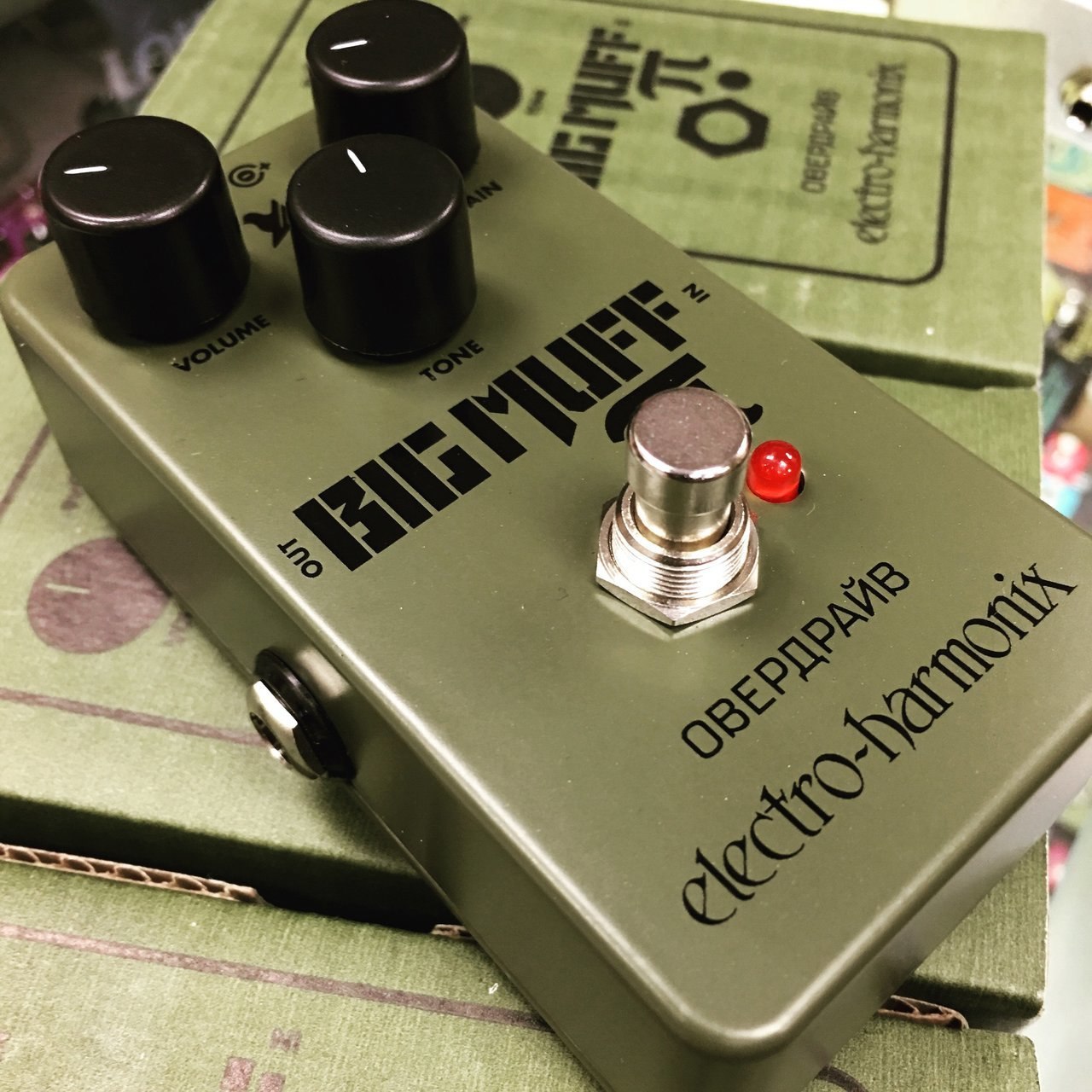 Electro-Harmonix Green Russian Big Muff Pi Reissue – Flipside Music