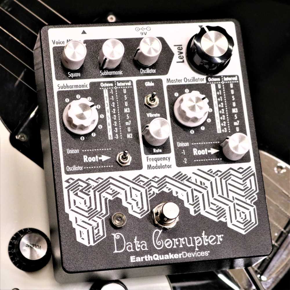 EarthQuaker Devices Data Corrupter Modulated Monophonic PLL Harmonizer