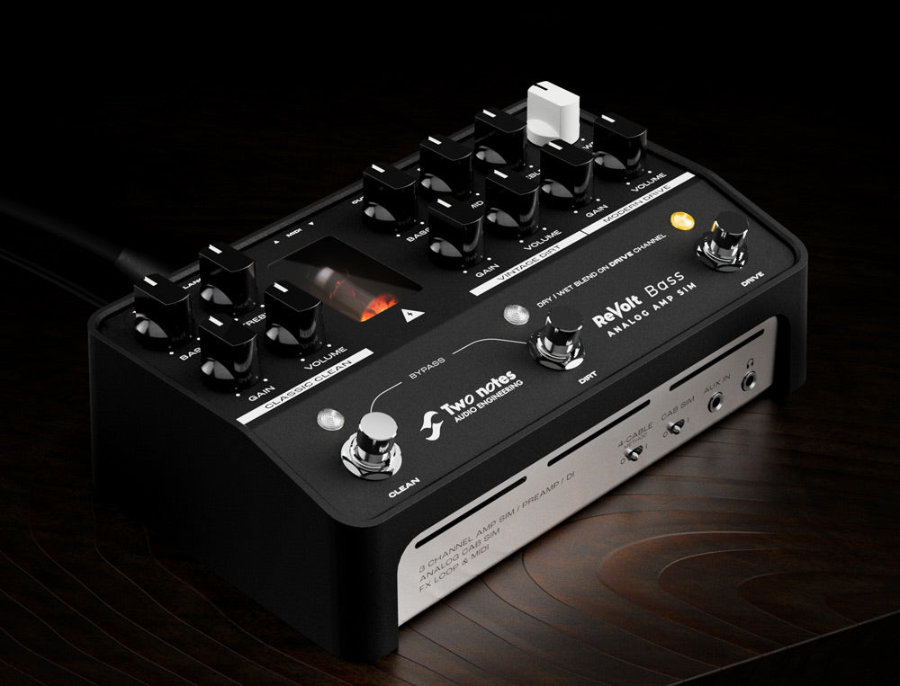 Two Notes Audio Engineering ReVolt Bass Preamp
