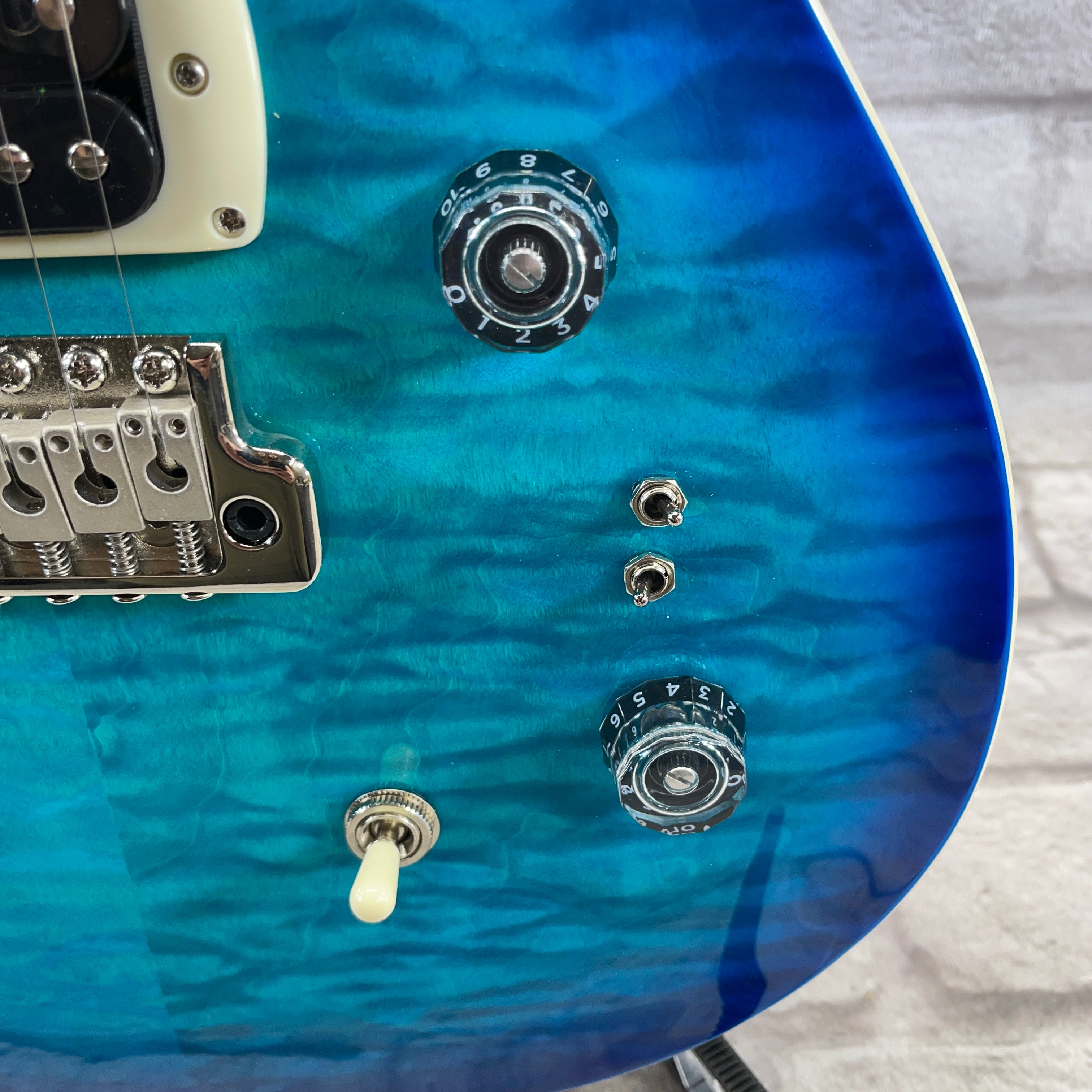 PRS Guitars SE Custom 24-08 Quilt Electric Guitar - Lake Blue