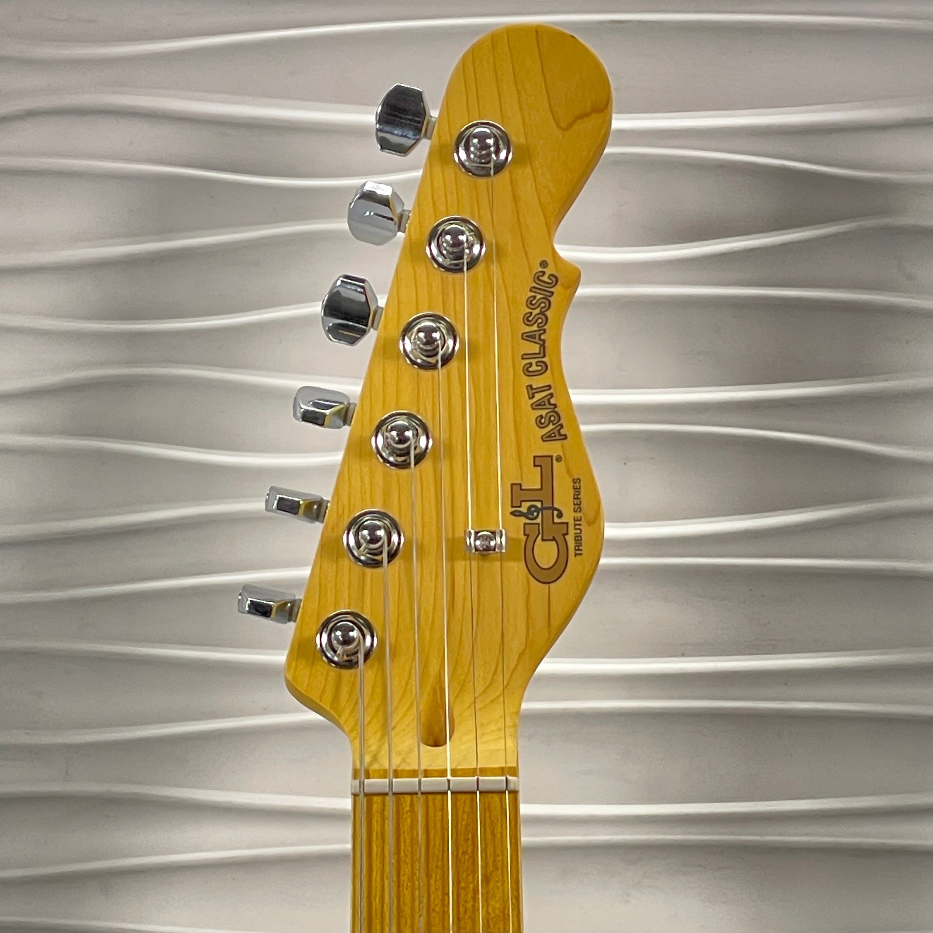 G&L Tribute Series ASAT Classic in Butterscotch Blonde