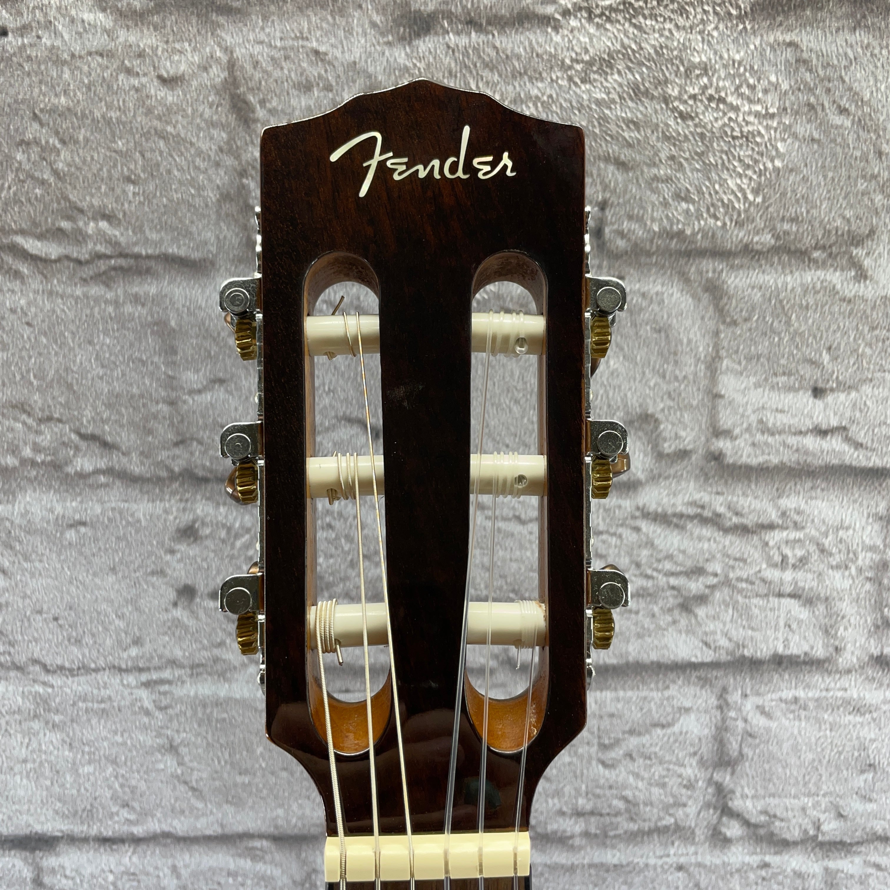 Used: Fender CN-140SCE Nylon Thinline - Natural