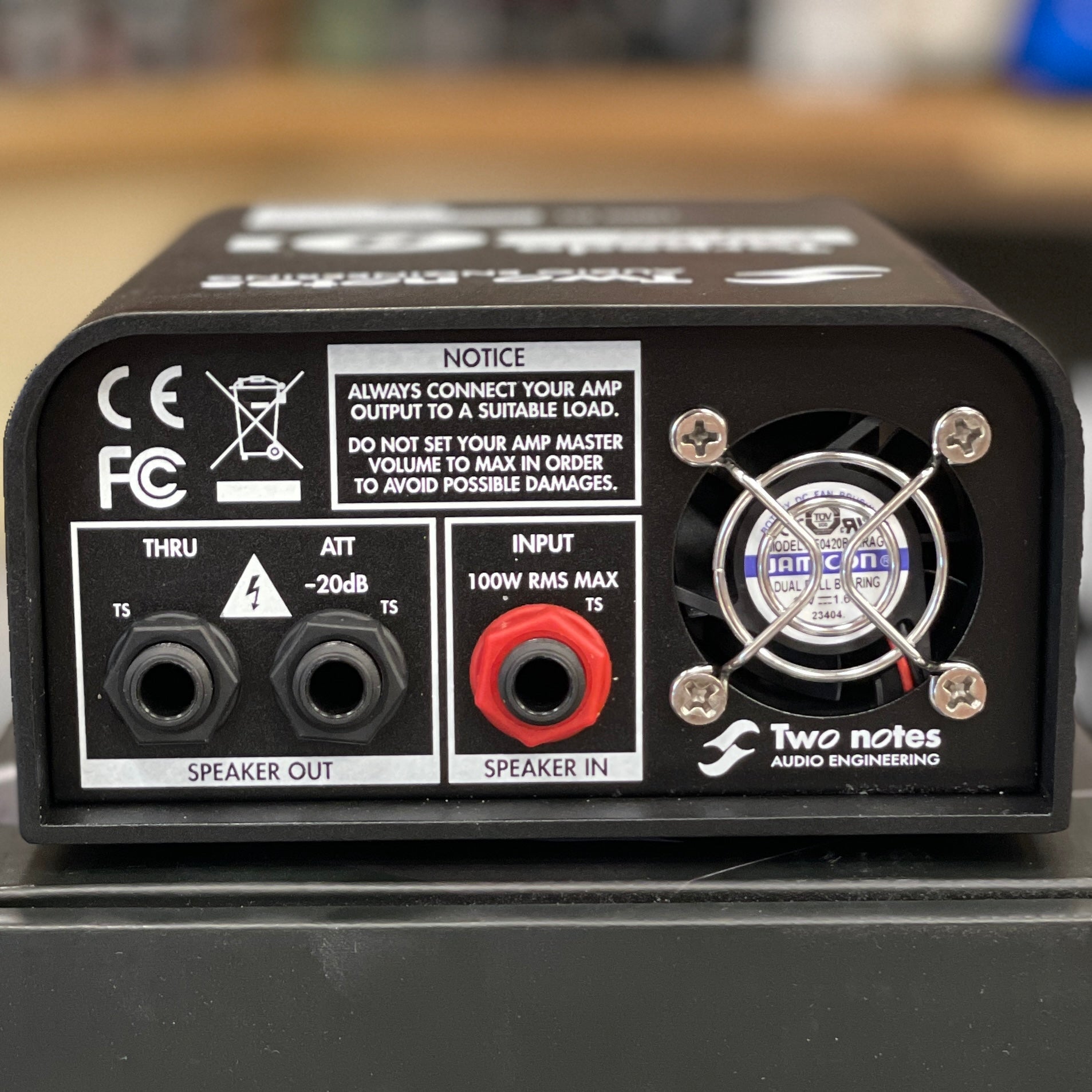 Two Notes Audio Engineering Torpedo Captor Load Box/Attenuator/DI - 8 ohm