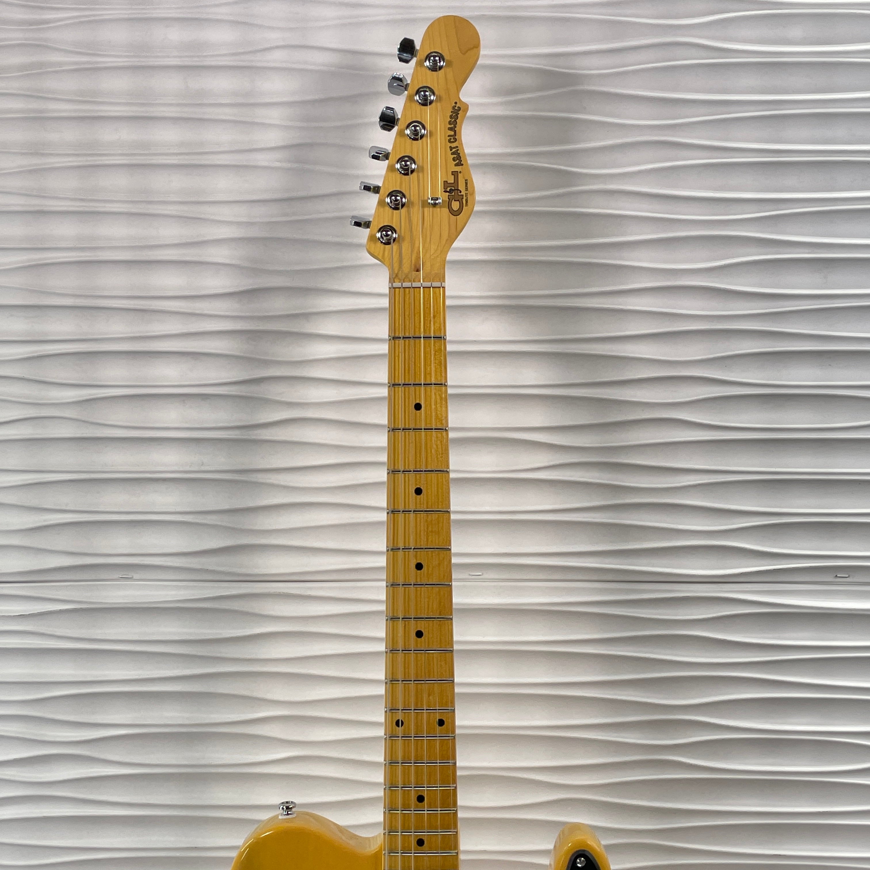 G&L Tribute Series ASAT Classic in Butterscotch Blonde