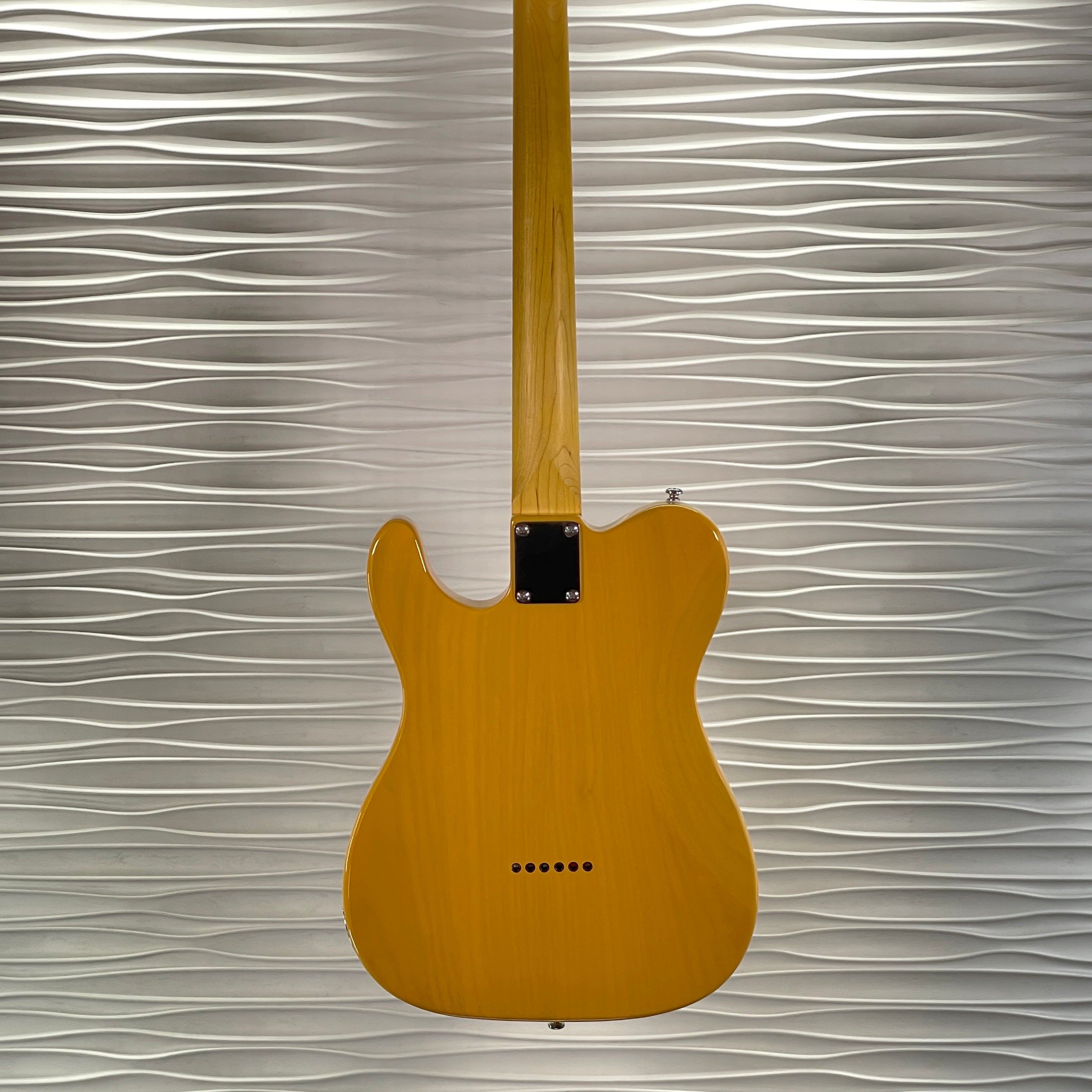 G&L Tribute Series ASAT Classic in Butterscotch Blonde