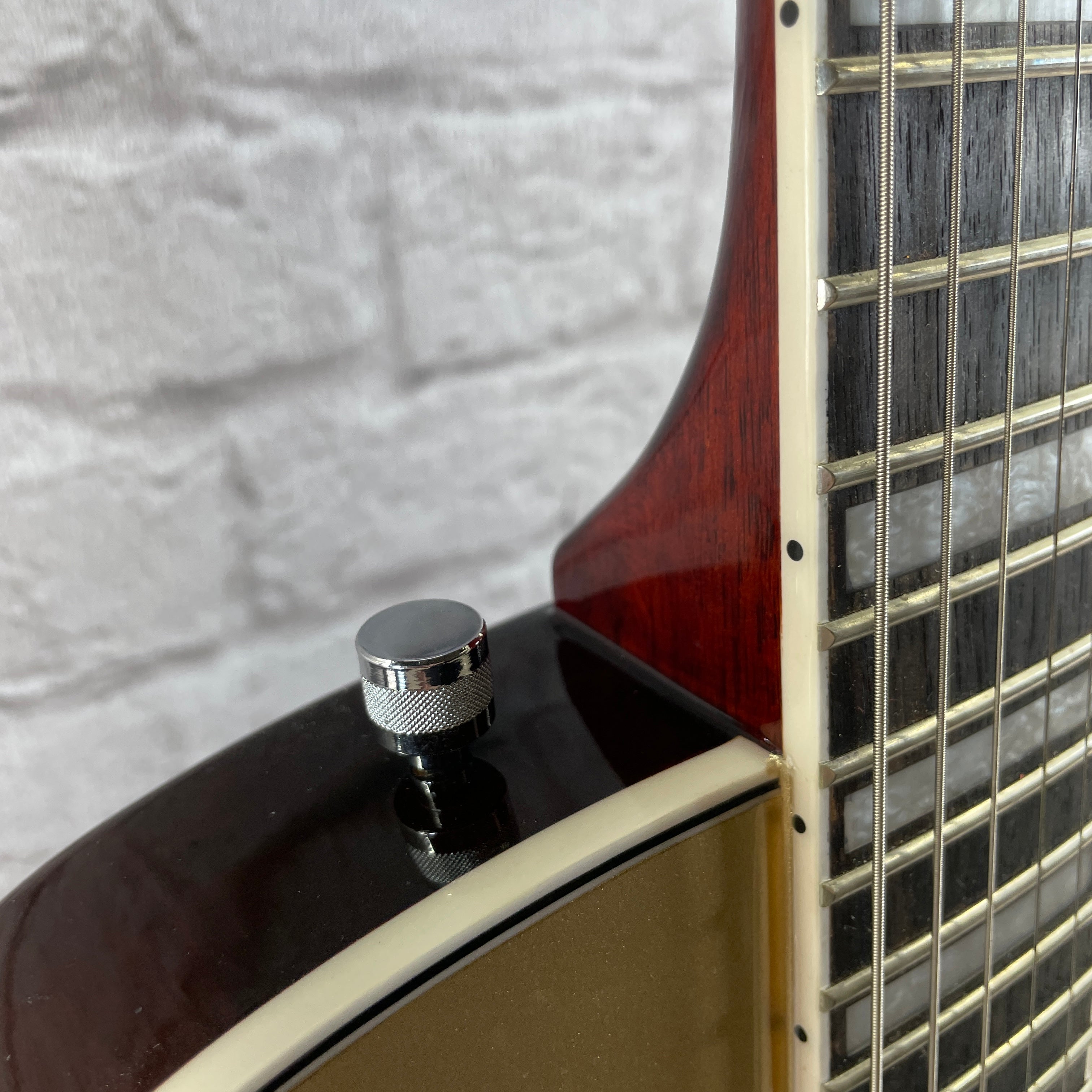 DEMO: Gretsch Guitars G5220 Electromatic Jet BT Single-Cut with V-Stoptail - Casino Gold