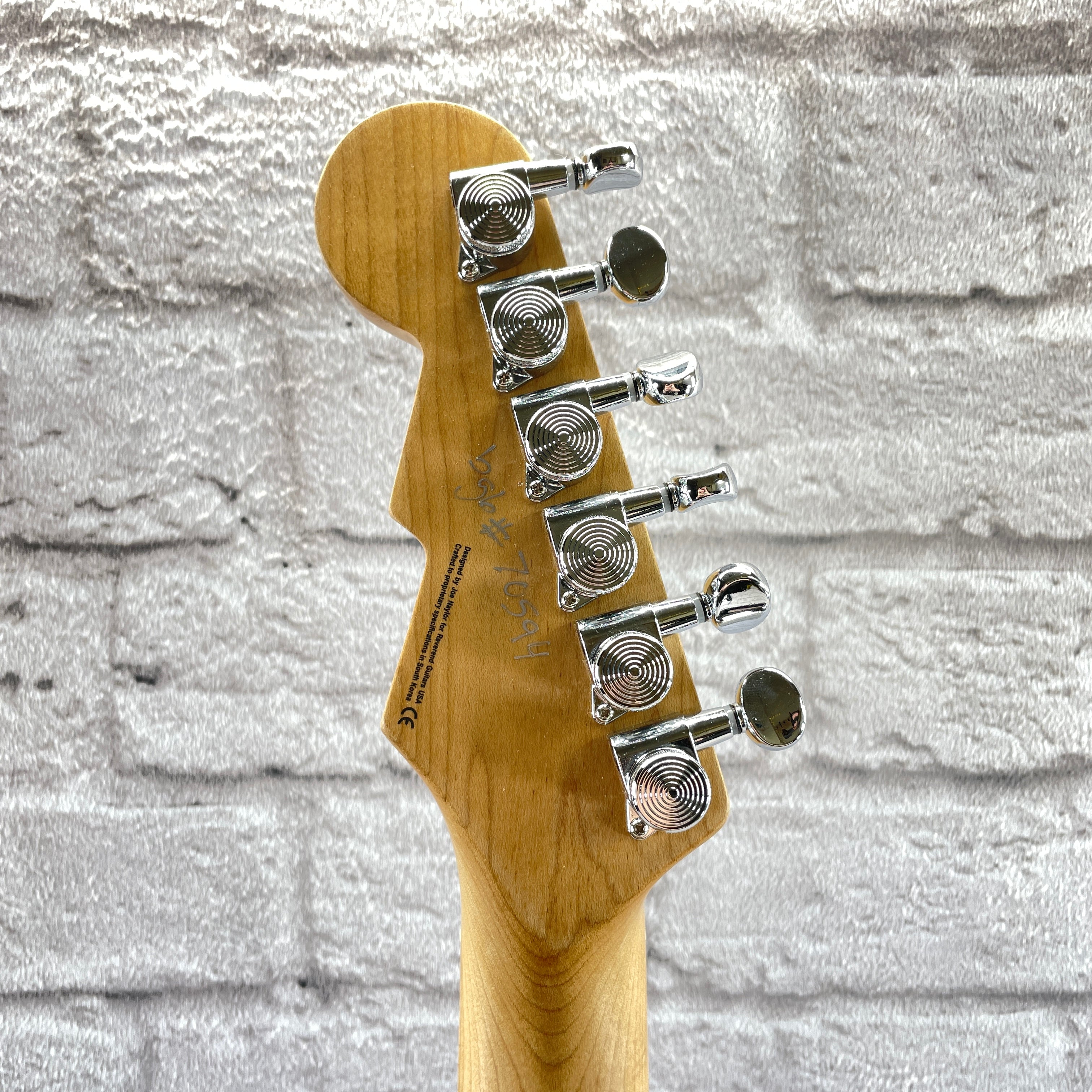 Reverend Guitars Descent - in Army Green