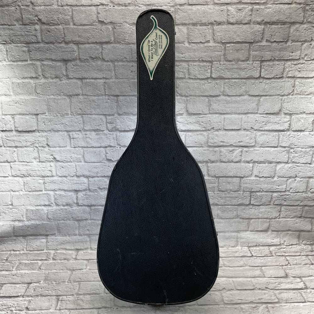 Used:  Vintage Yamaha Acoustic Guitar Case
