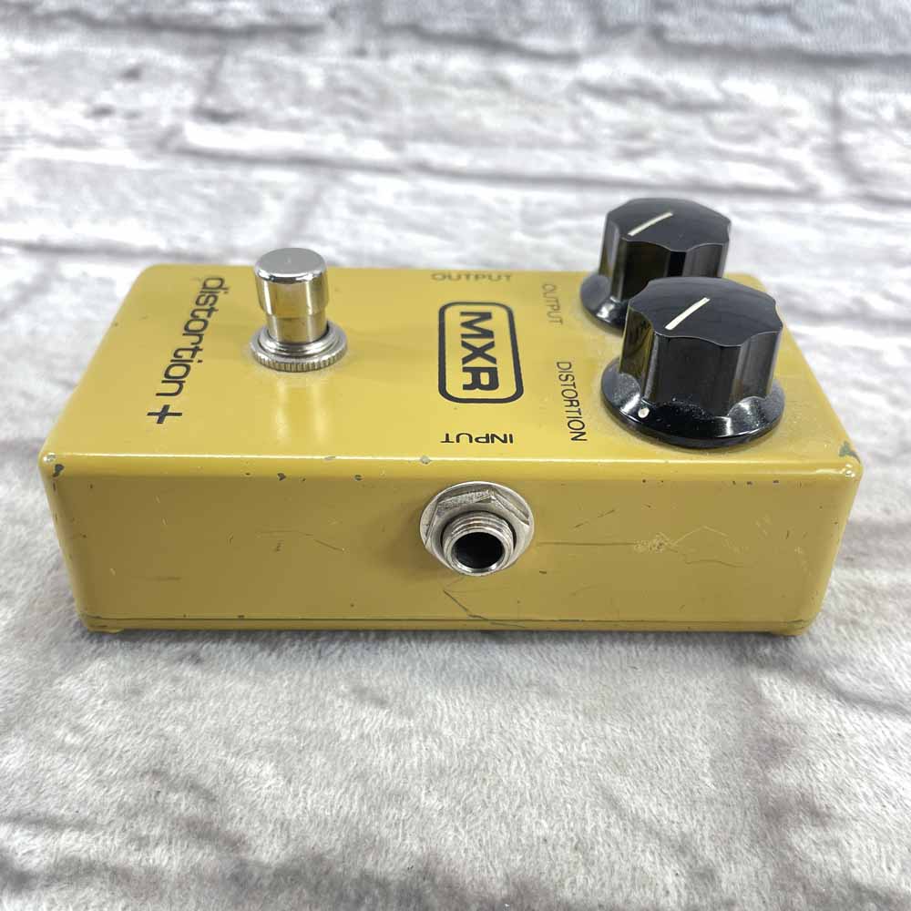 Used:  MXR MX-104 Block Distortion + Pedal