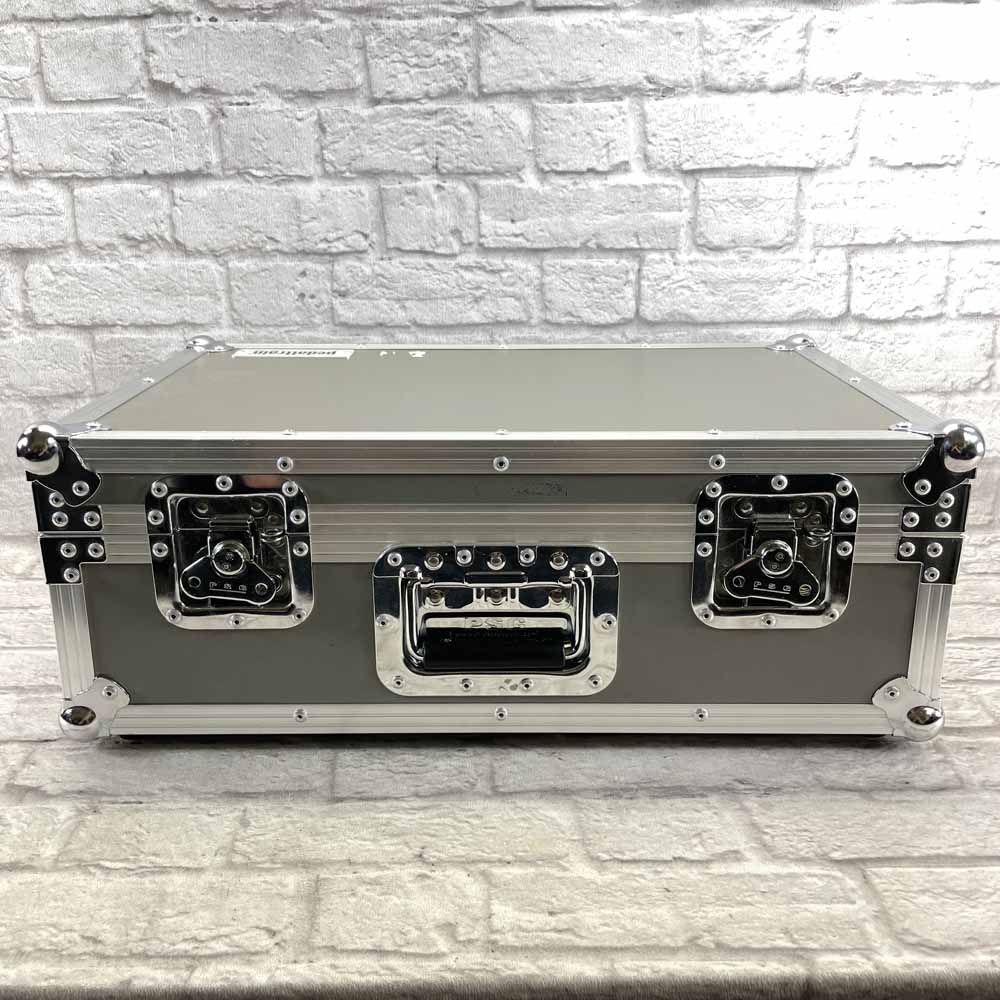 Used:  Pedaltrain Classic 1 Pedalboard w/Tour Case