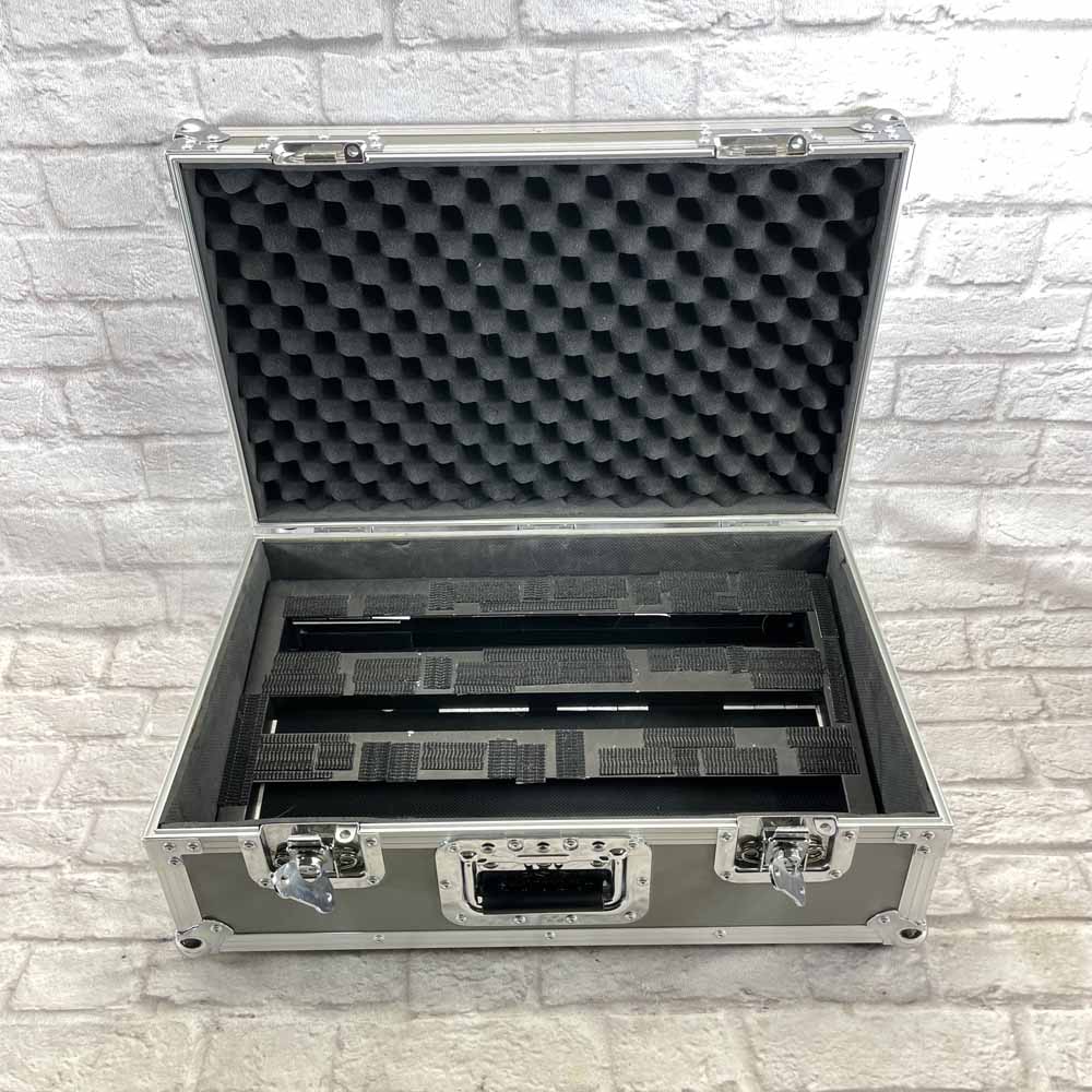 Used:  Pedaltrain Classic 1 Pedalboard w/Tour Case