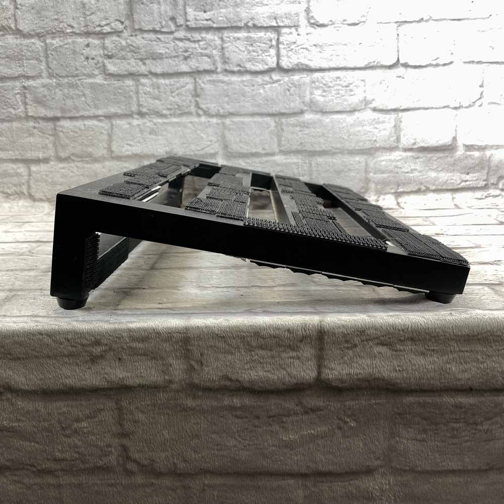 Used:  Pedaltrain Classic 1 Pedalboard w/Tour Case