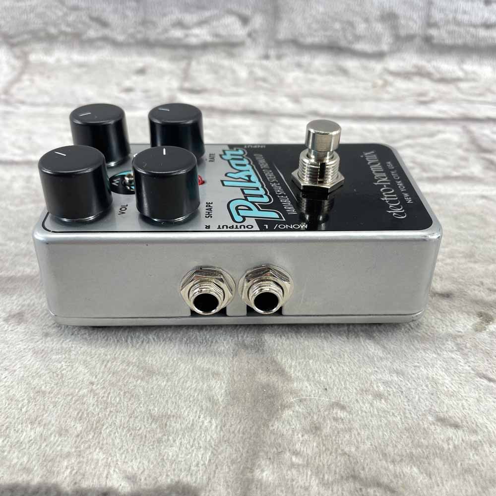 Used:  Electro-Harmonix Nano Pulsar Variable Shape Stereo Tremolo Pedal