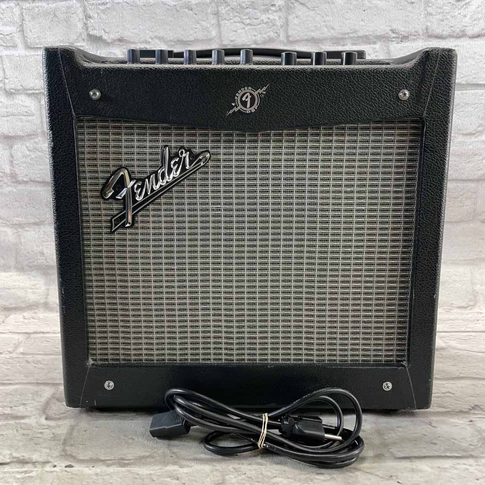 Used:  Fender Mustang I Modeling Guitar Combo Amplifier - V2