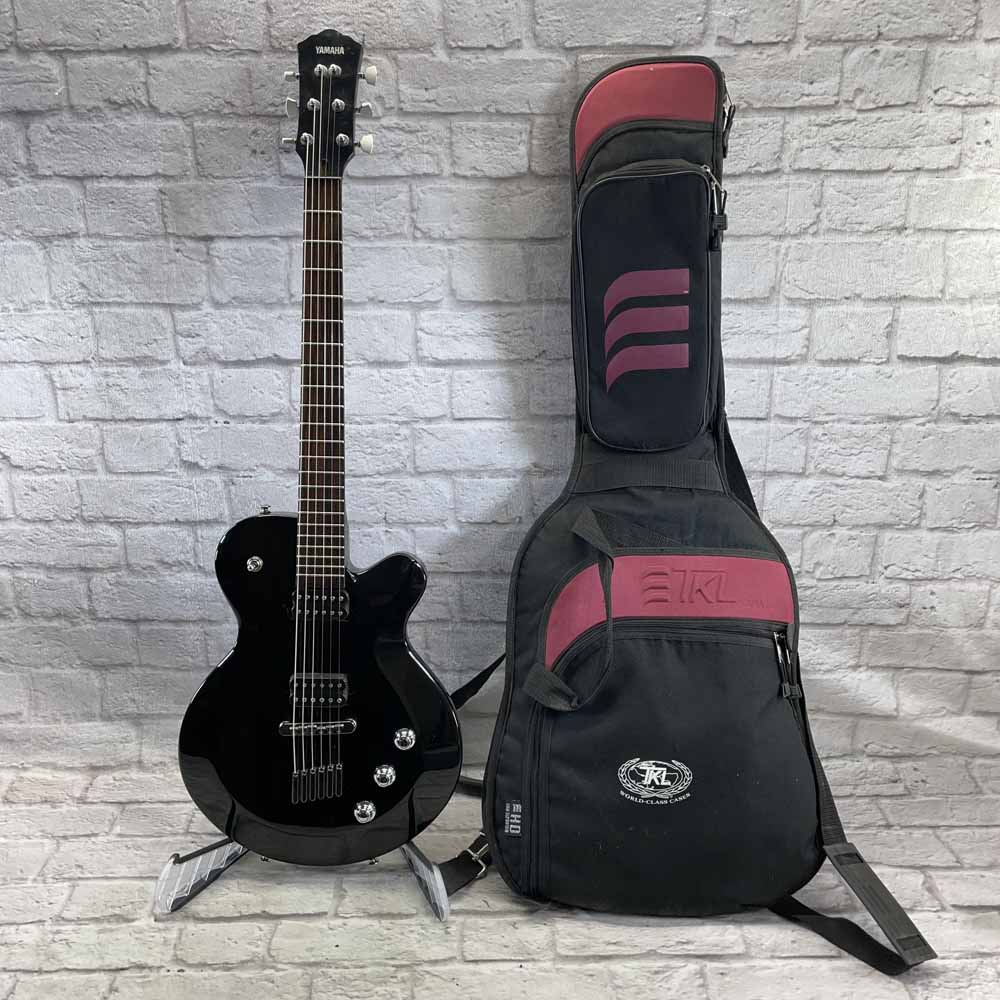 Used:  Yamaha AES 820 Electric Guitar - Black