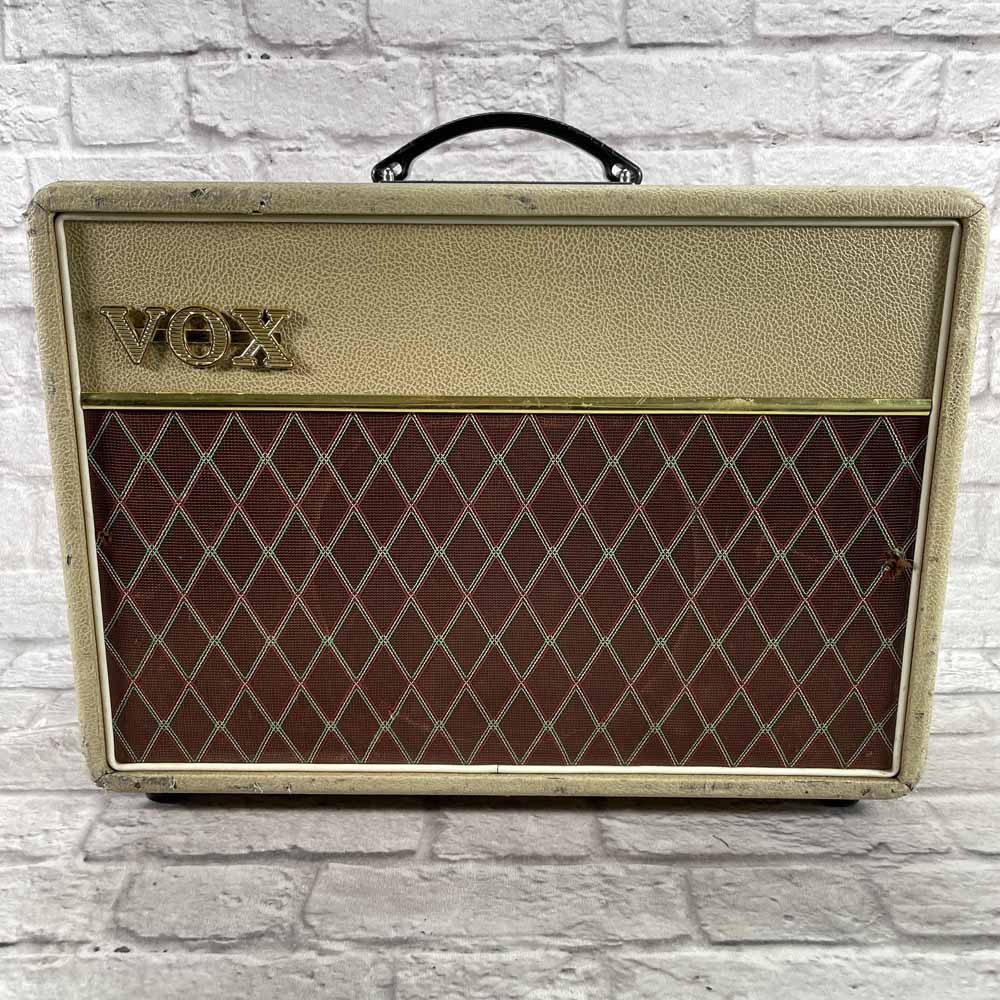 Used:  Vox AC10C1 Guitar Amplifier - Bronco White