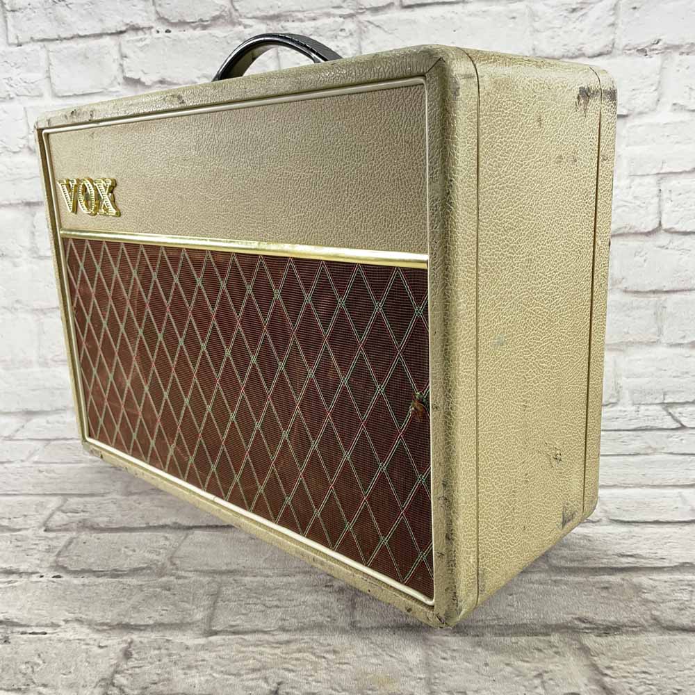 Used:  Vox AC10C1 Guitar Amplifier - Bronco White