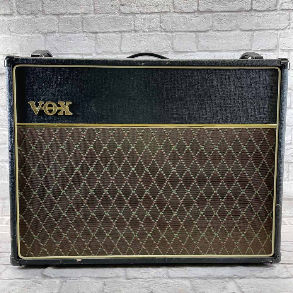 Used:  Vox AC30CC2 2x12 30 Watt Tube Guitar Combo Amp