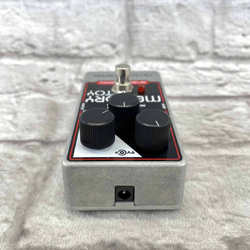 Used: Electro-Harmonix Memory Toy Analog Delay With Modulation