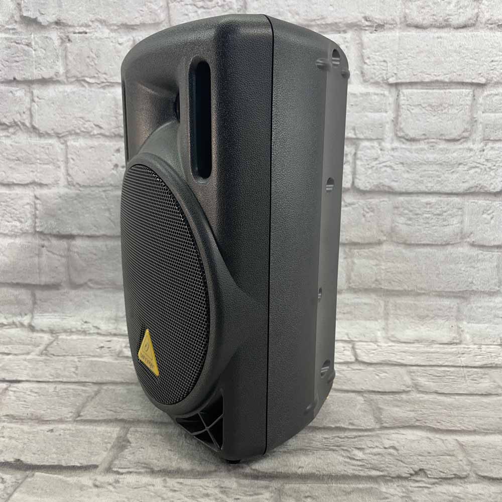 Used:  Behringer B208D 8" Powered Speaker