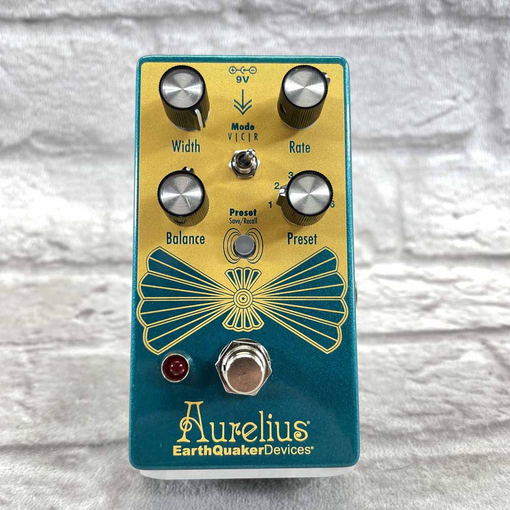 Used:  EarthQuaker Devices Aurelius Tri-Voice Chorus Pedal