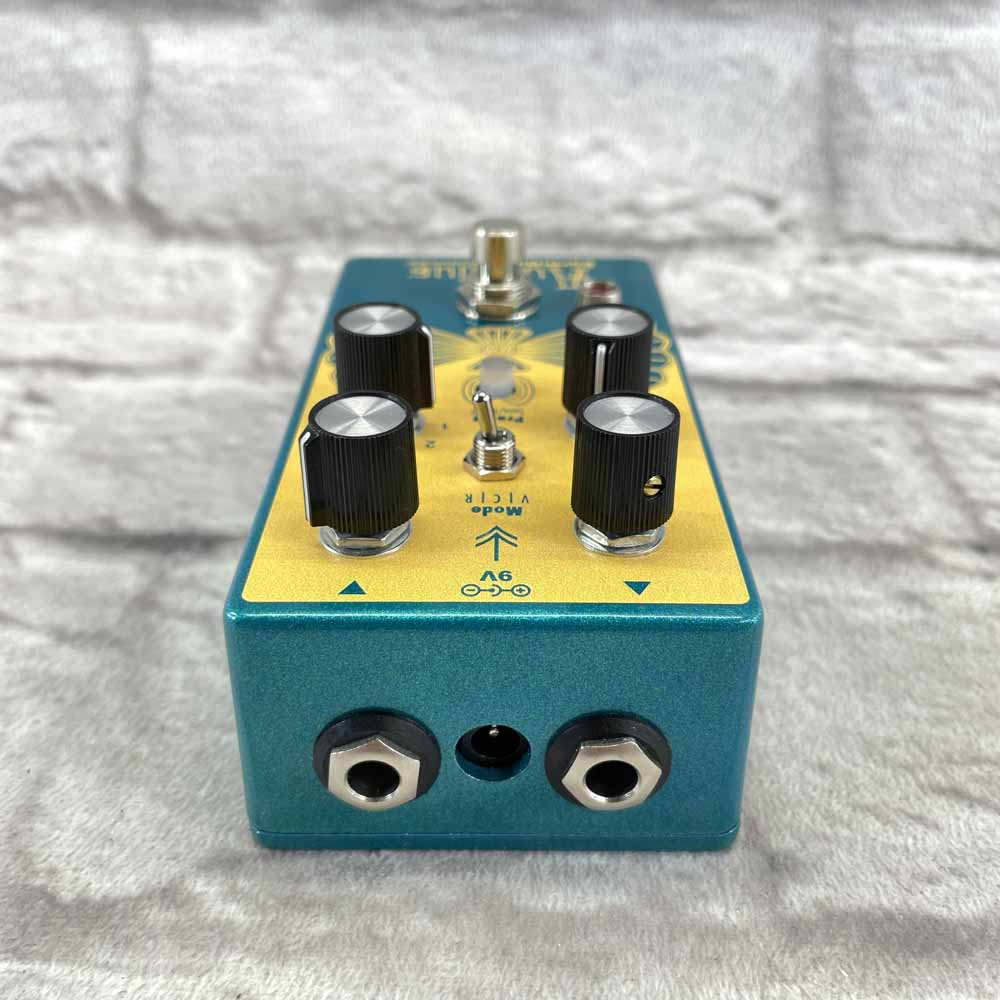 Used:  EarthQuaker Devices Aurelius Tri-Voice Chorus Pedal