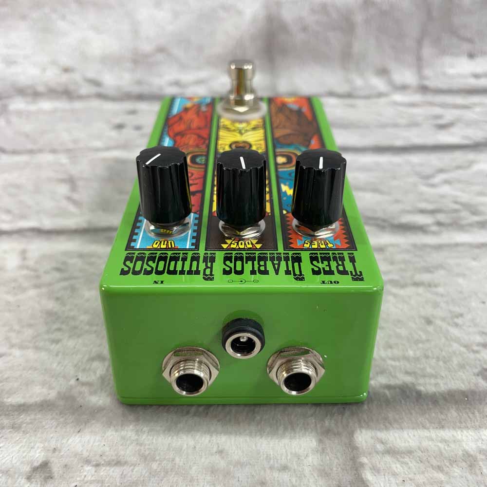 Used:  Black Arts Toneworks Tres Diablos Ruidosos Triple Gain Stage Pedal