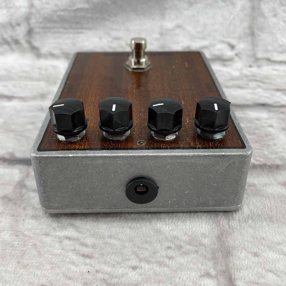 Used:  Mellowtone Wolf Computer Fuzz Pedal