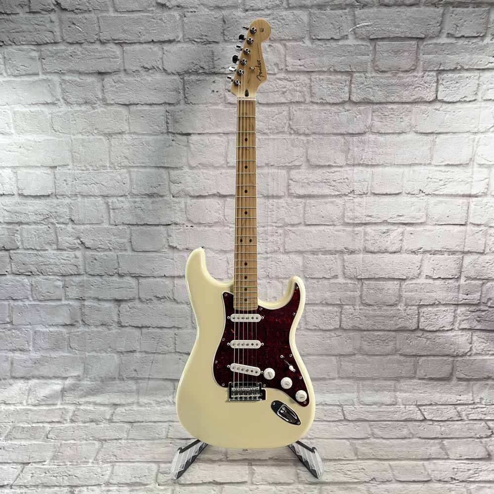 Used:  Fender Player Stratocaster Limited Edition - White