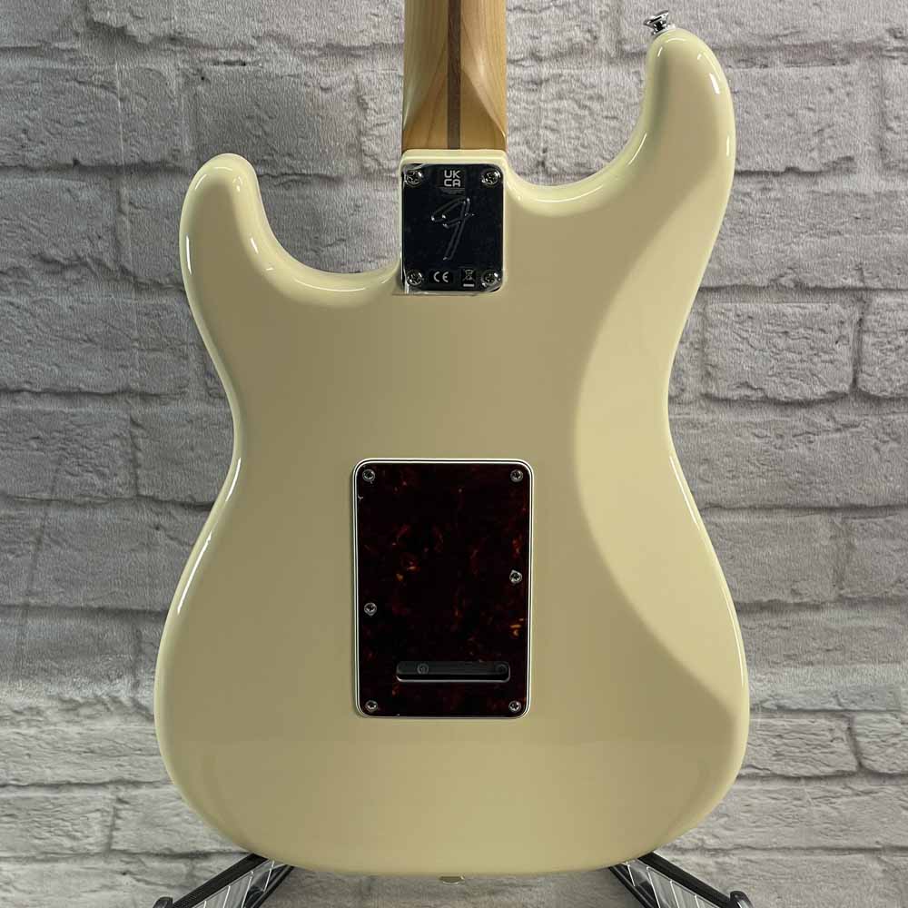 Used:  Fender Player Stratocaster Limited Edition - White