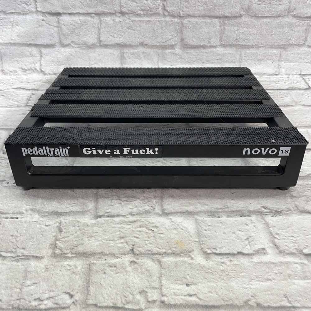 Used:  Pedaltrain Novo 18 Pedalboard with Soft Case