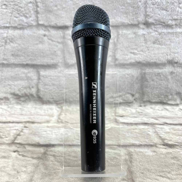 Used: Sennheiser e935 Handheld Cardioid Dynamic Vocal Microphone