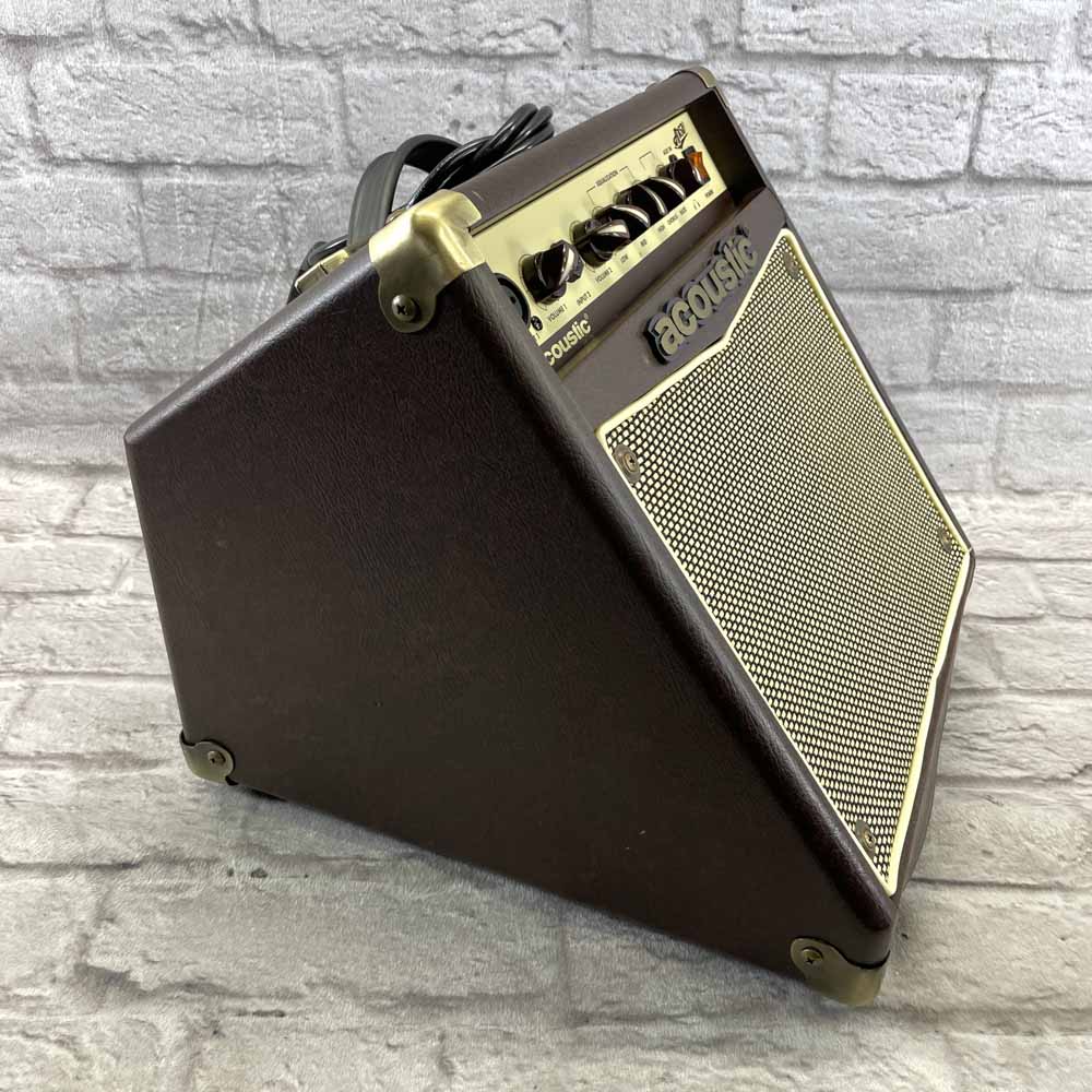 Used: Acoustic A15V Amplifier 15-watt, 1x6.5" Combo Amplifier