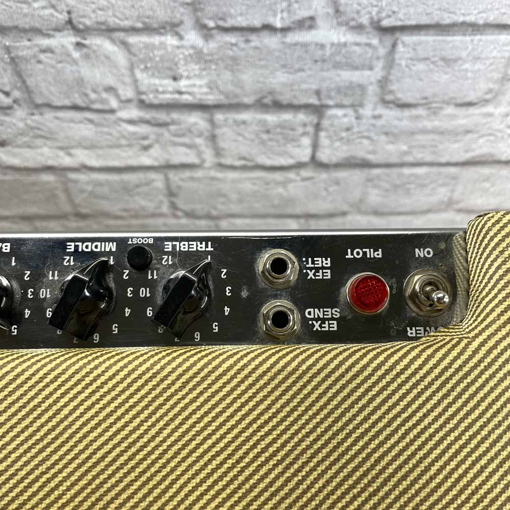 Used:  Peavey Classic 30 1x12 All-tube Combo Amplifier