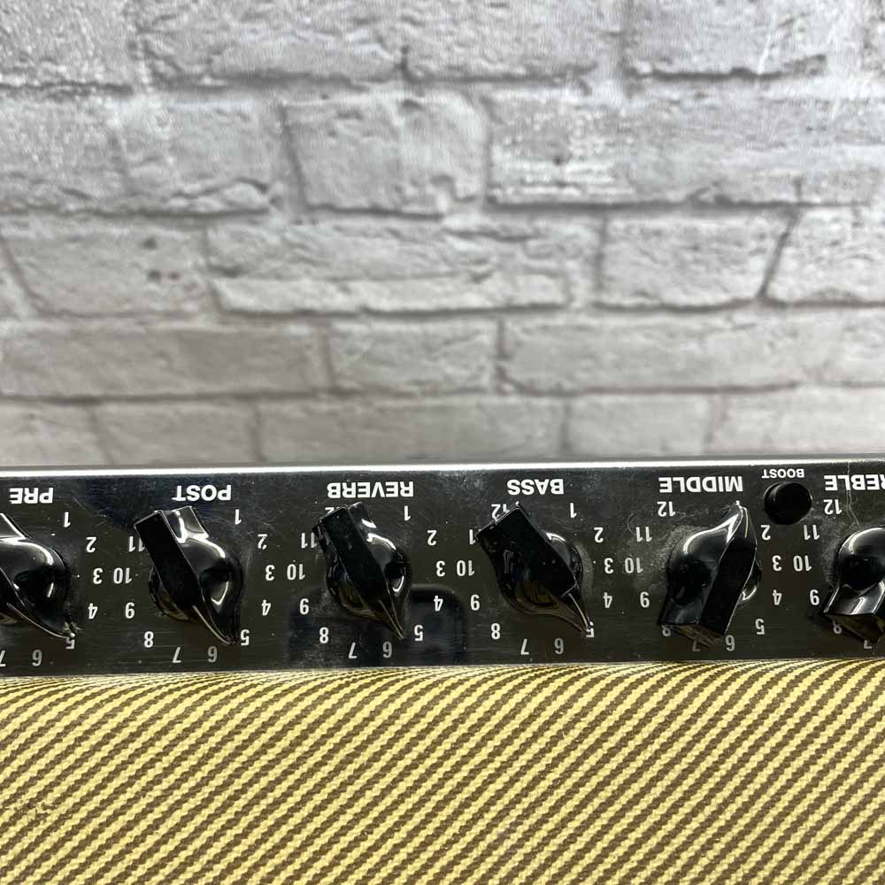 Used:  Peavey Classic 30 1x12 All-tube Combo Amplifier