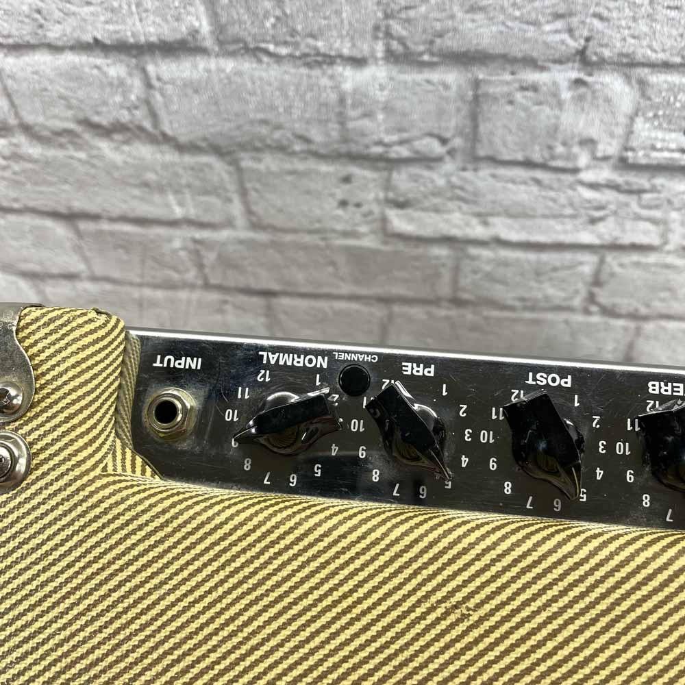 Used:  Peavey Classic 30 1x12 All-tube Combo Amplifier