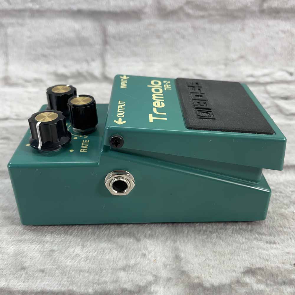 Used:  Boss TR-2 Tremolo Pedal