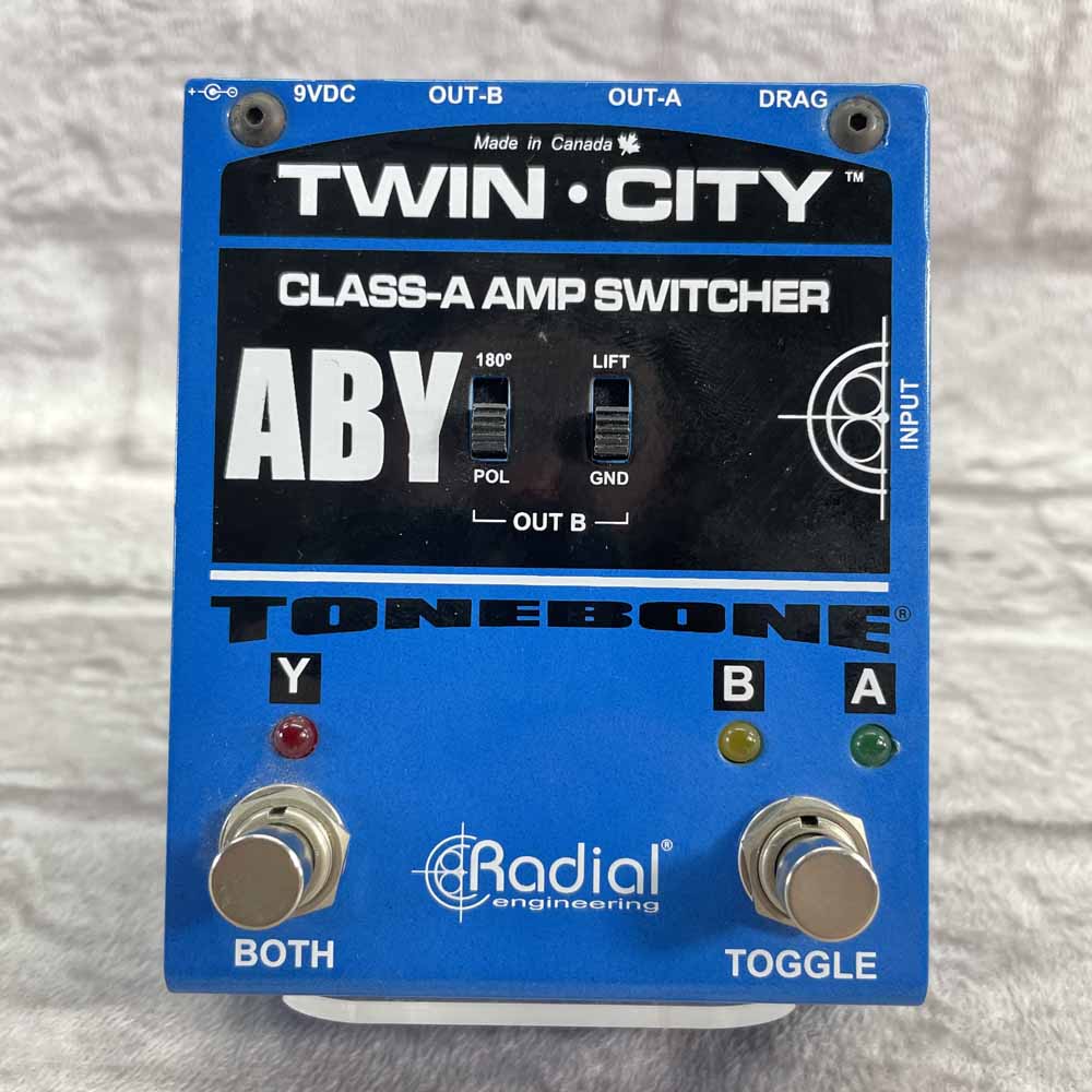 Used:  Radial Engineering Twin-City Active Amp Switcher