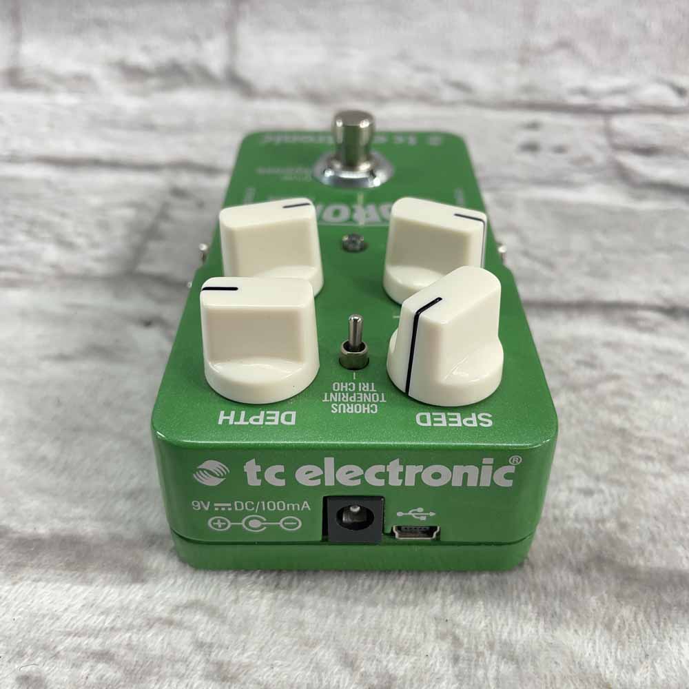 Used:  TC Electronic Corona Chorus Pedal