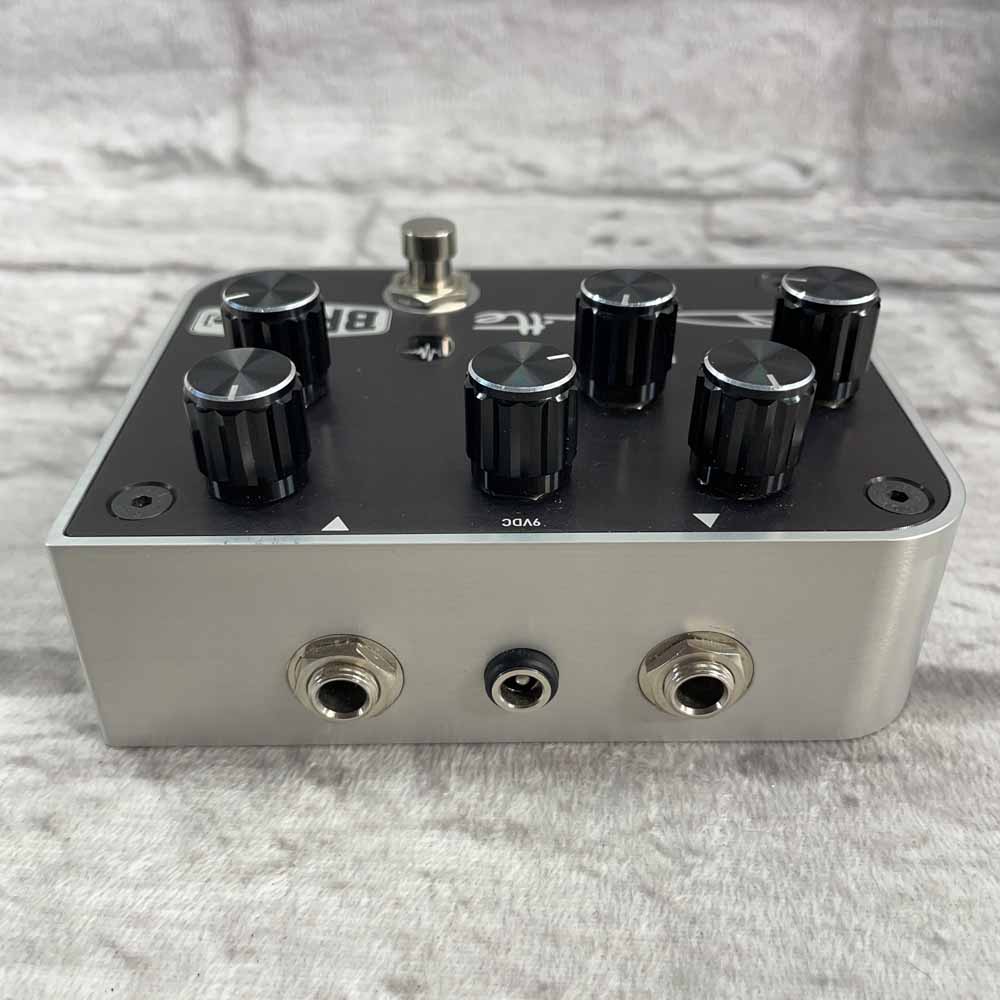 Used:  Dewitte Wired Brute  Preamp Pedal - Black