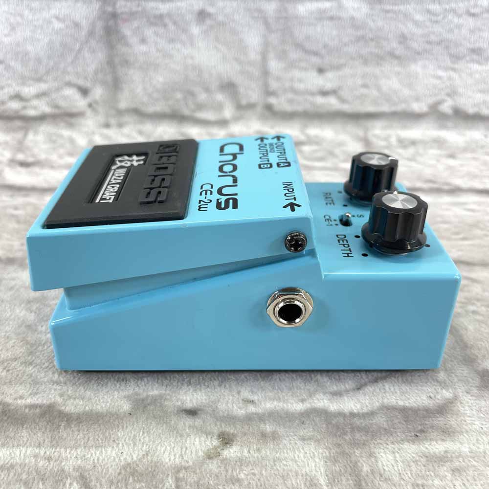 boss ce-2w waza craft chorus pedal Used: Boss CE-2w Waza Craft Chorus Effects Pedal – Flipside Music