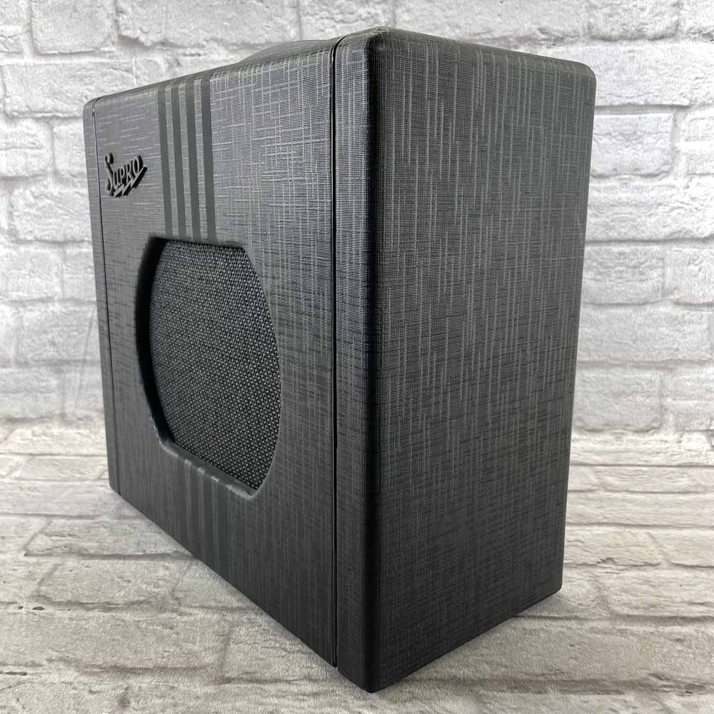 Used:  Supro Delta King 10 1x10 5-Watt Reverb Combo Amp