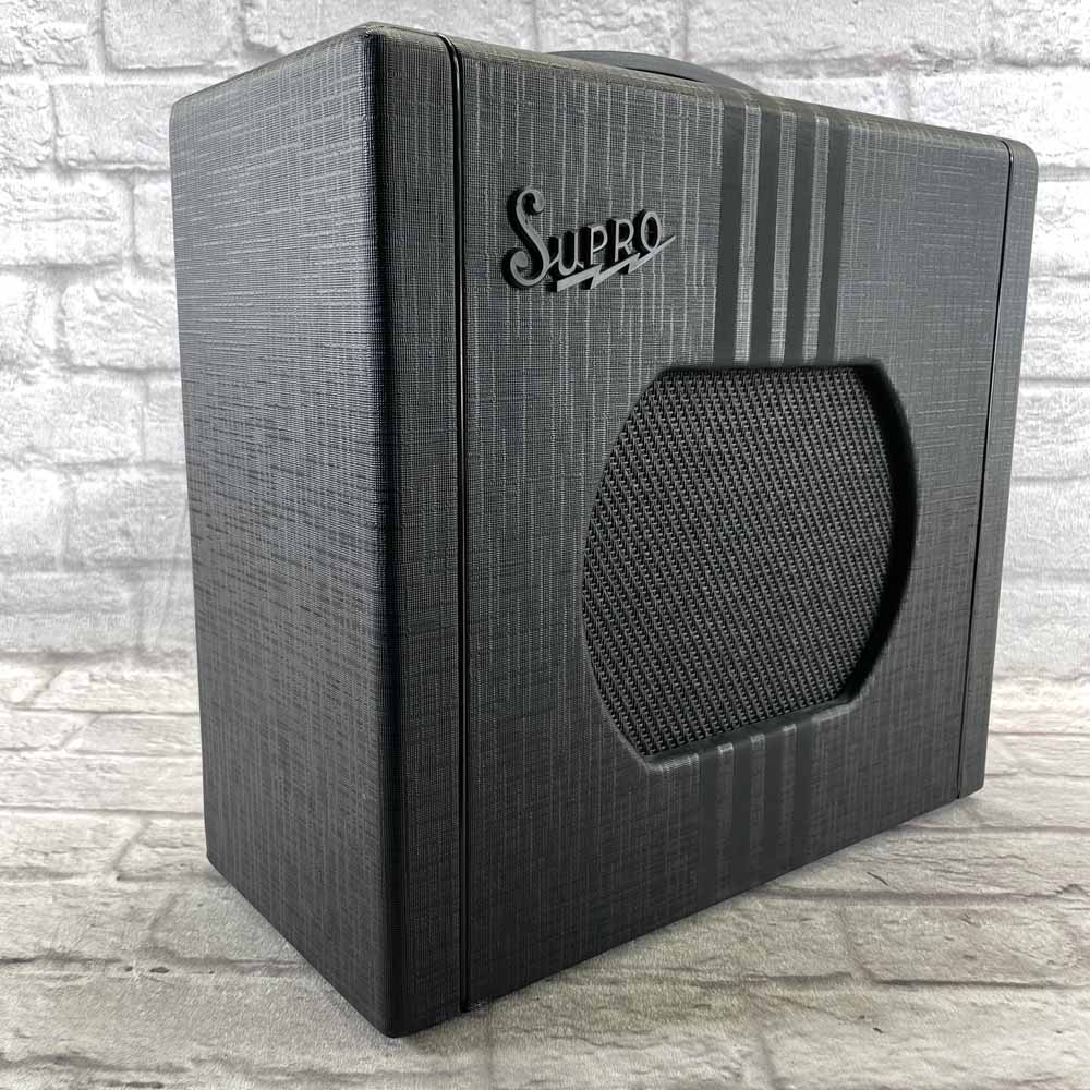 Used:  Supro Delta King 10 1x10 5-Watt Reverb Combo Amp
