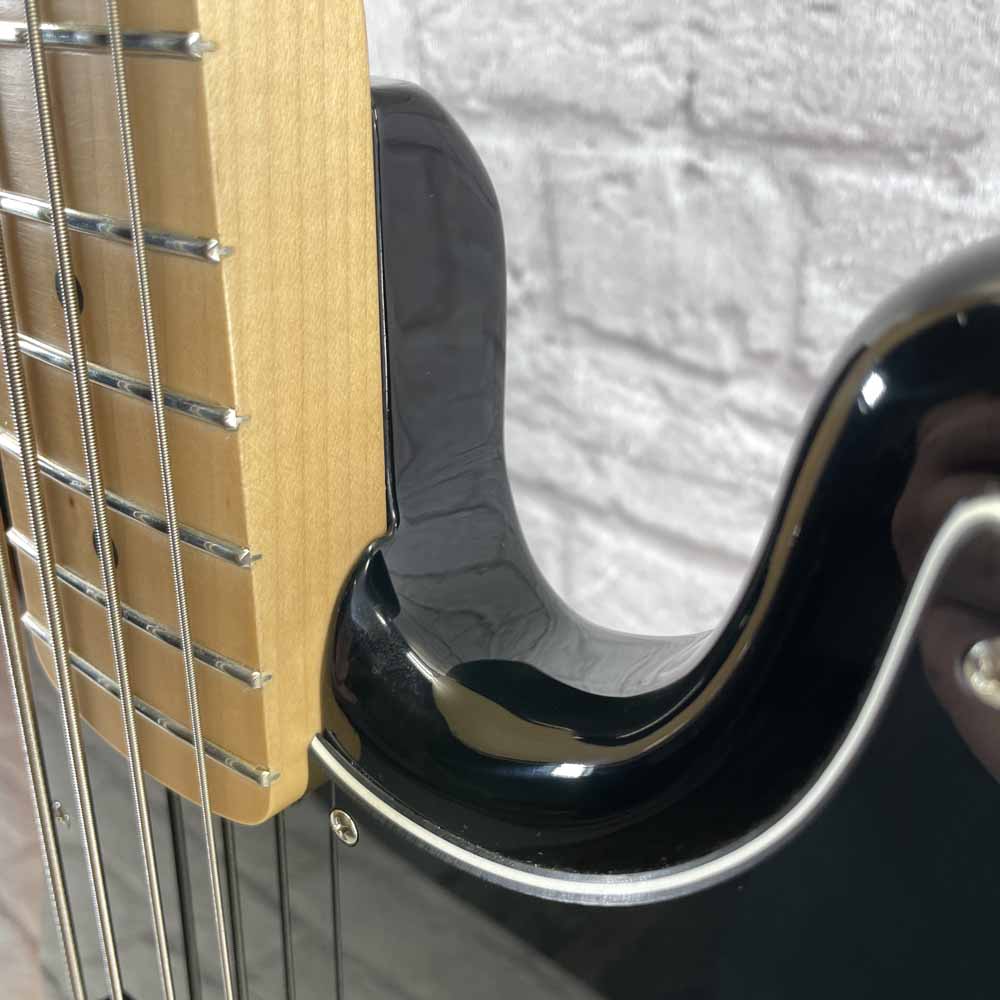 Used:  Fender Deluxe Active Precision Bass Guitar - 3 Tone Sunburst