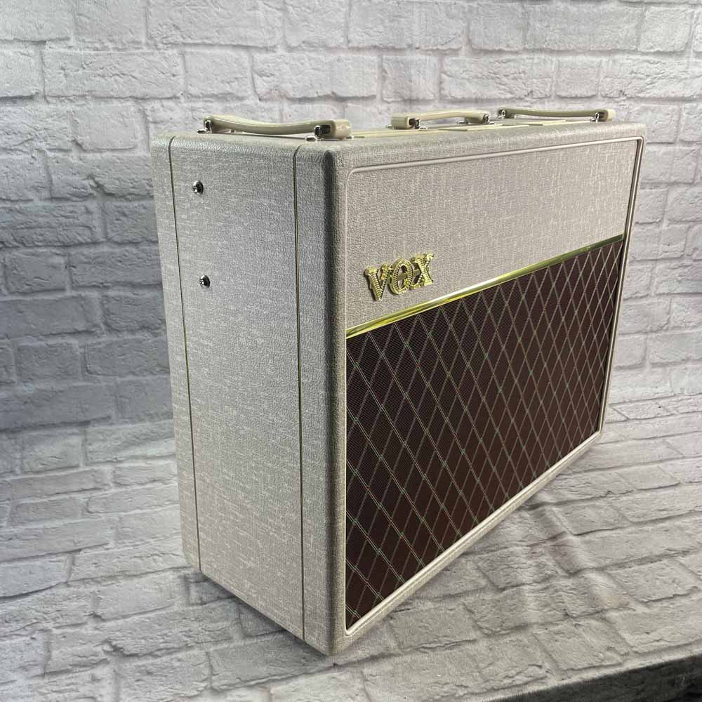 Used:  Vox AC30HW2 Hand Wired Guitar Amplifier