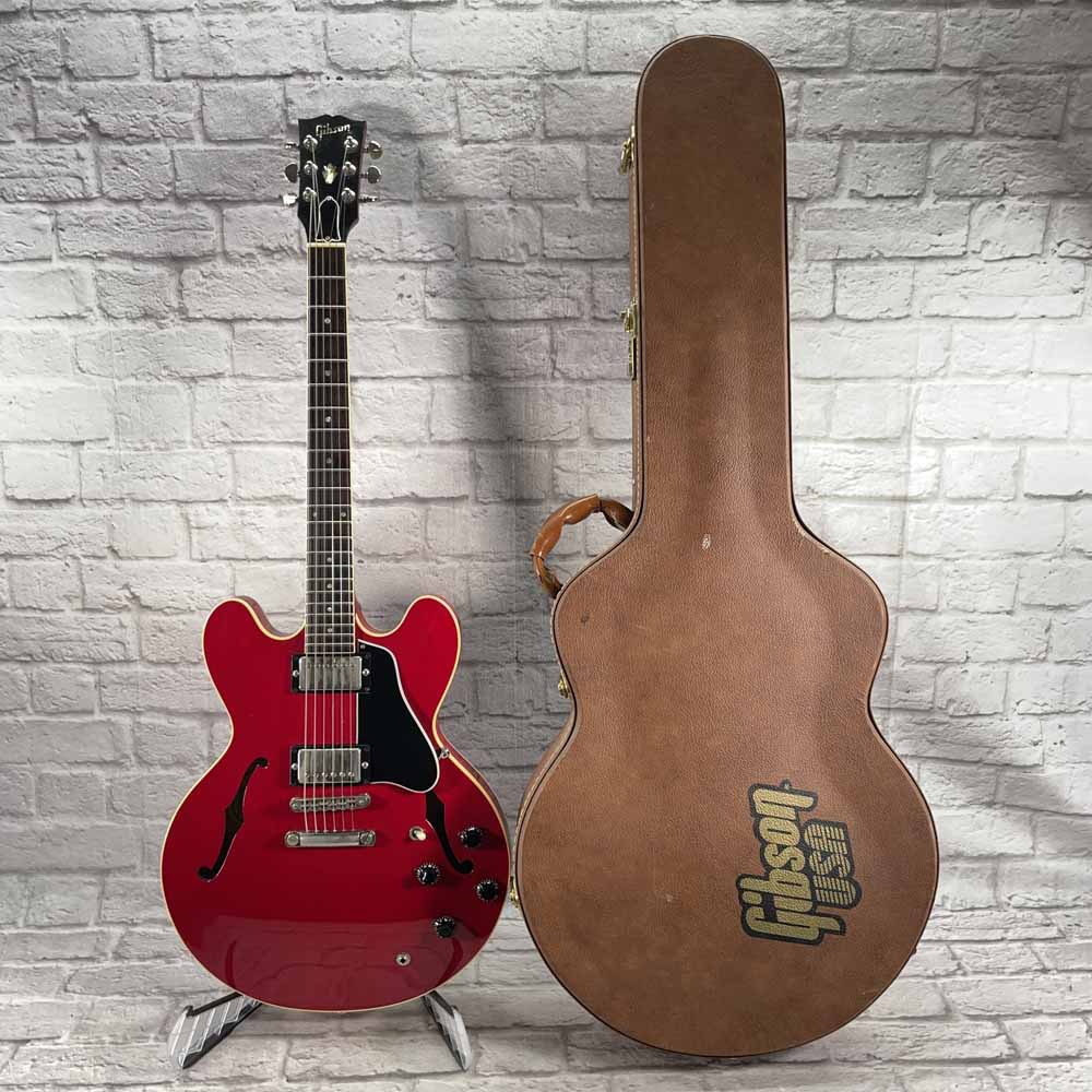 Used:  Gibson ES-335 Dot Semi-Hollow Electric Guitar  - Cherry Red