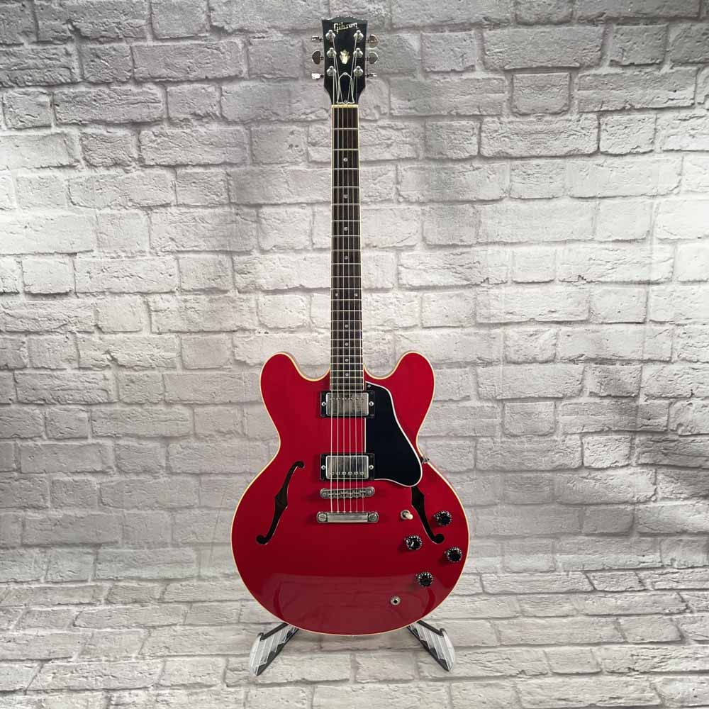 Used:  Gibson ES-335 Dot Semi-Hollow Electric Guitar  - Cherry Red